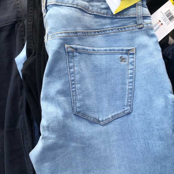 Costco Jeans - Picture 5 of 16
